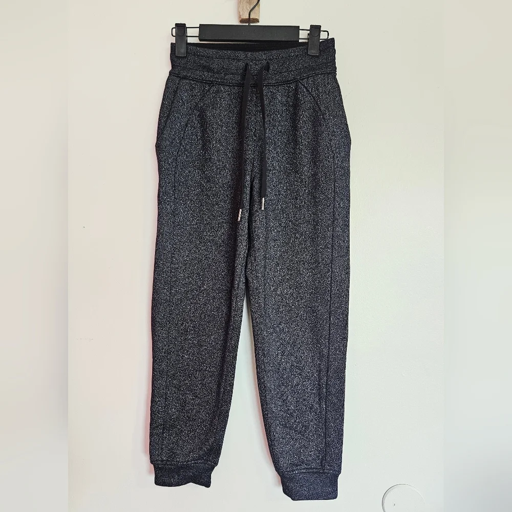 Lululemon Scuba Jogger High Rise Sparkle size 0 Black Spark